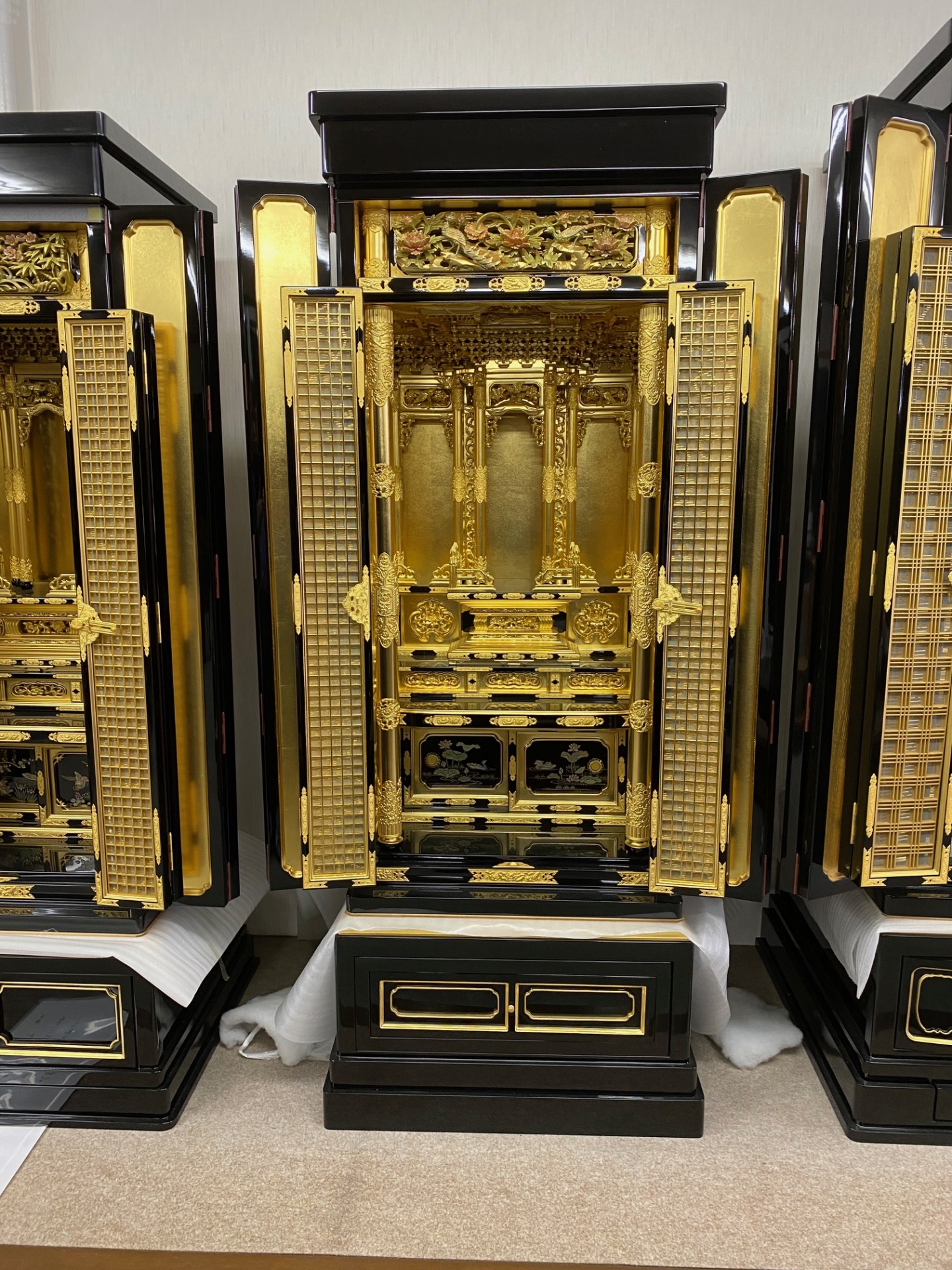 漆塗金仏壇M型 18号｜漆塗金お仏壇｜株式会社まるやま